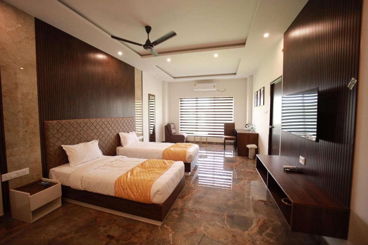 Bliss Regency Business Hotel 팔라카드 외부 사진