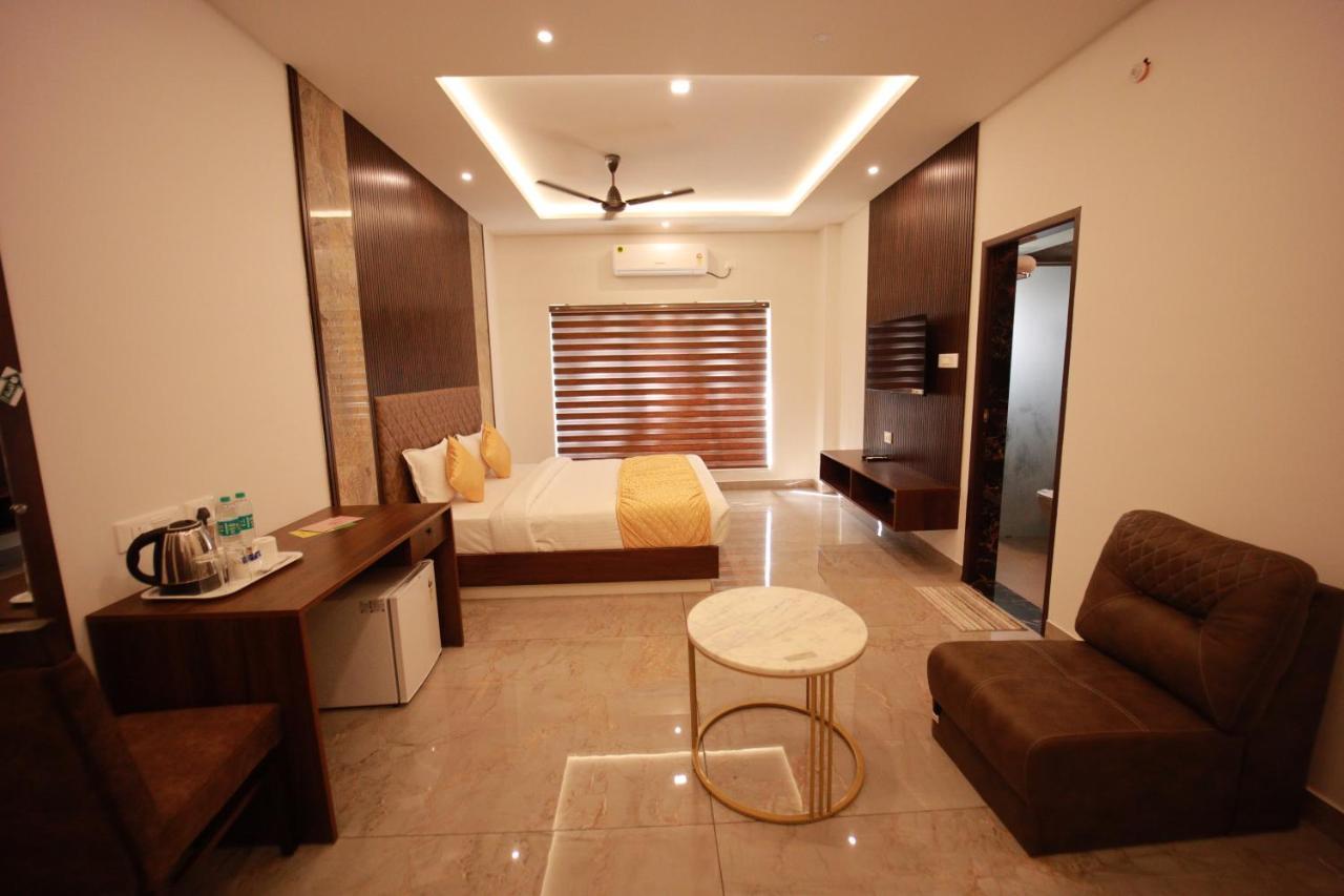 Bliss Regency Business Hotel 팔라카드 외부 사진