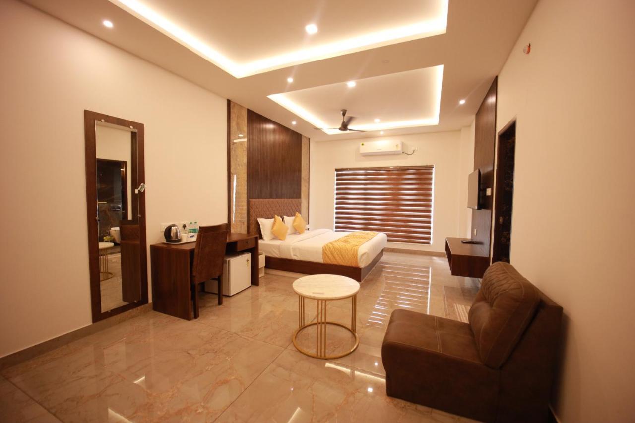 Bliss Regency Business Hotel 팔라카드 외부 사진
